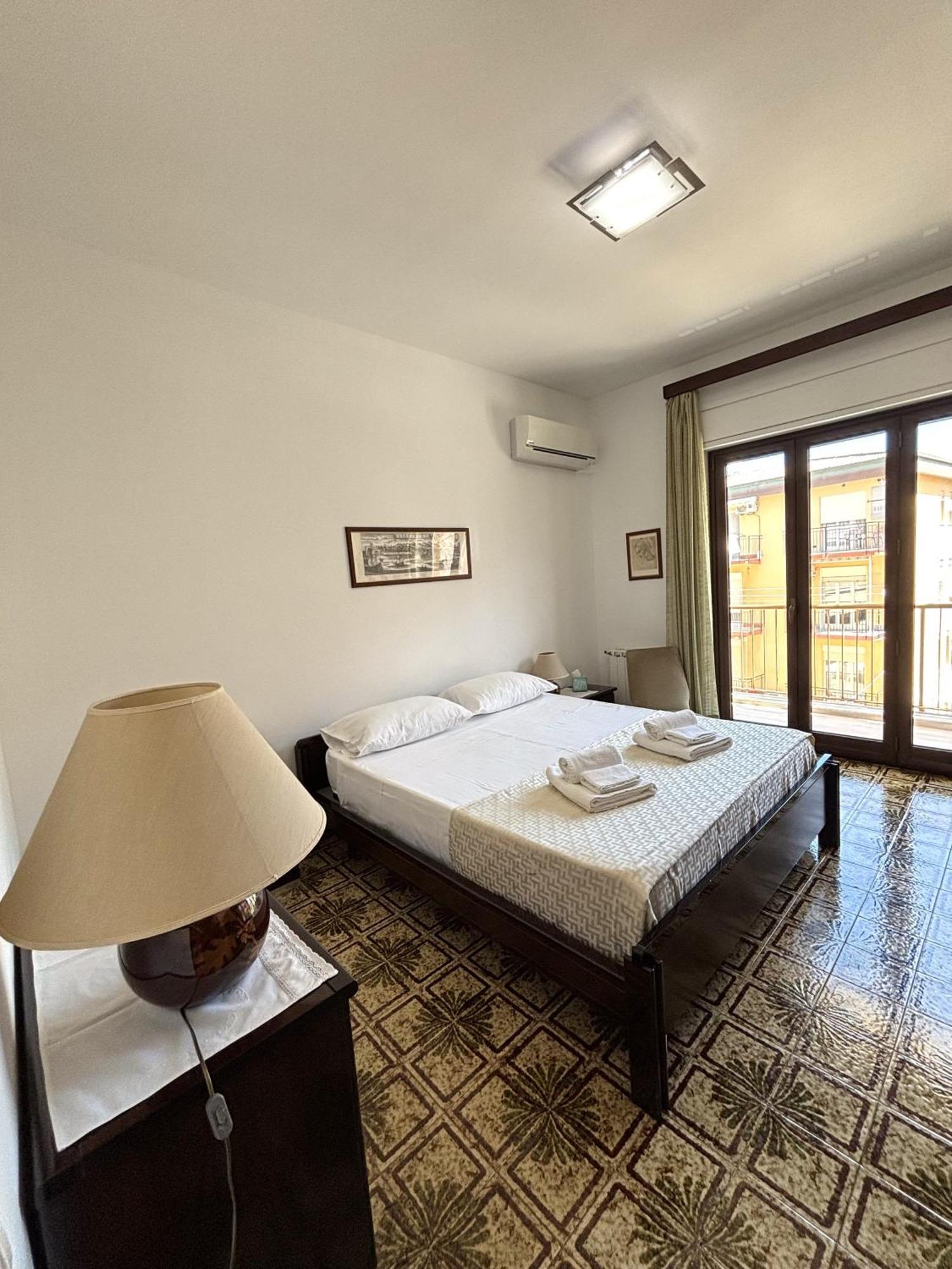 Archimede Lounge Apartment Cefalu Luaran gambar