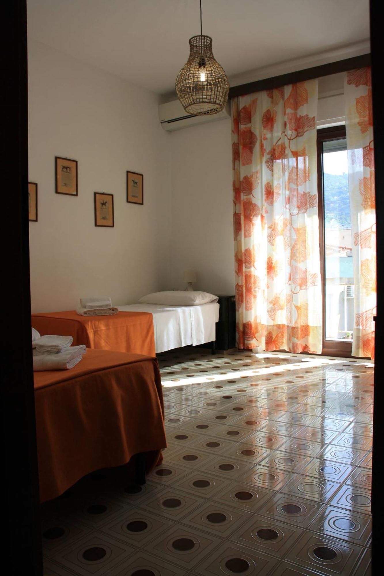Archimede Lounge Apartment Cefalu Luaran gambar